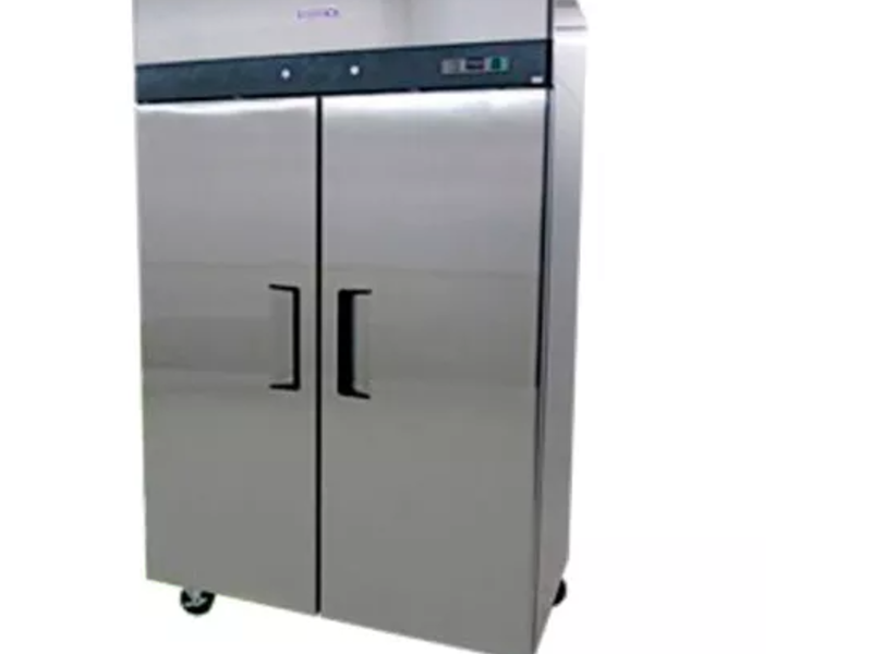 Refrigeradores Verticales Sobrinox RVS-235-S